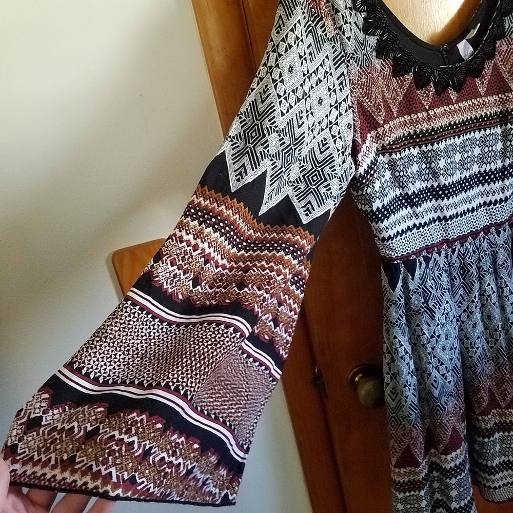 Alya Printed Dress with Beaded Collar - Picture 3 of 6